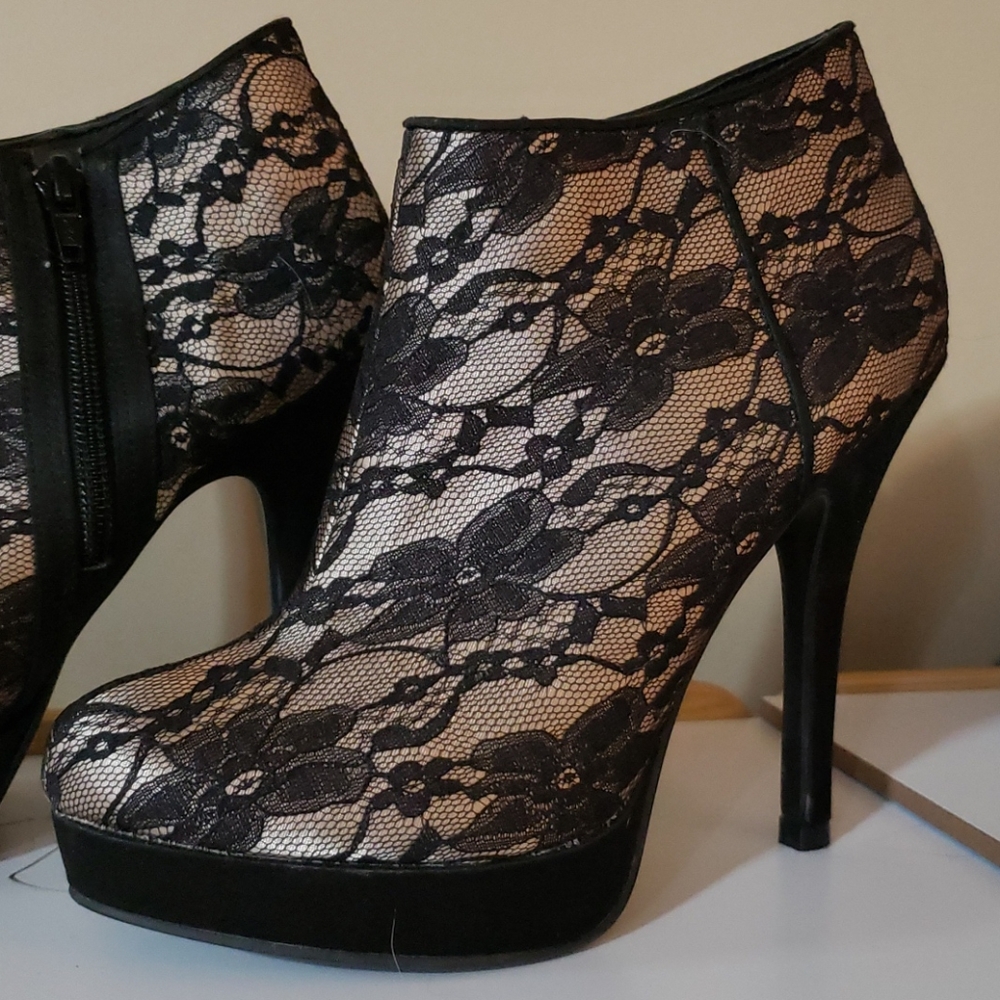 Heals - Picture 2 of 4